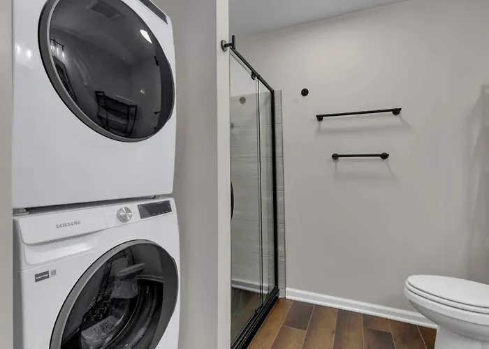 Apartamento Bright New Walkable Olde Town East Parking