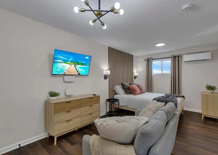 Bright New Walkable Olde Town East Parking Apartamento Columbus